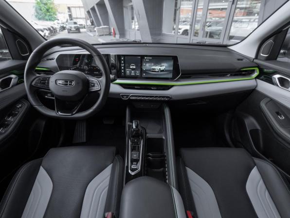 Geely Coolray I Рестайлинг с пробегом 2024 года, цена 2 180 000 рублей, 17001 км, внедорожник, Автокод Объявления