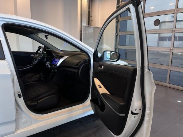 Hyundai Solaris I с пробегом 2013 года, цена 600 000 рублей, 217971 км, седан, Автокод Объявления
