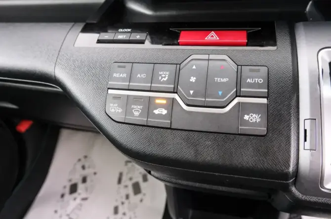 Honda Stepwgn IV Рестайлинг с пробегом 2013 года, цена 1 469 000 рублей, 260000 км, минивэн, Автокод Объявления