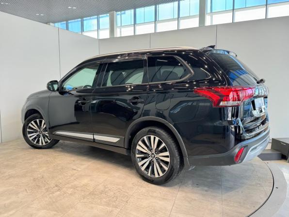 Mitsubishi Outlander III Рестайлинг 3 с пробегом 2020 года, цена 2 300 000 рублей, 65417 км, внедорожник, Автокод Объявления