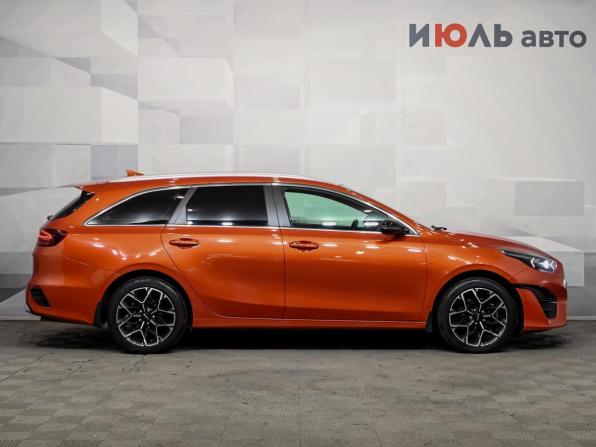 Kia Ceed III Рестайлинг с пробегом 2021 года, цена 2 450 000 рублей, 95608 км, универсал, Автокод Объявления