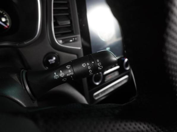 Renault Megane IV с пробегом 2017 года, цена 1 379 000 рублей, 186363 км, универсал, Автокод Объявления