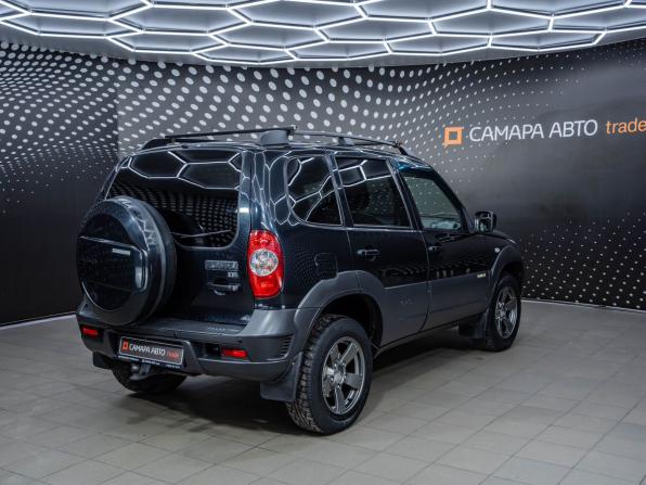 Chevrolet Niva I Рестайлинг с пробегом 2017 года, цена 732 000 рублей, 80317 км, внедорожник, Автокод Объявления