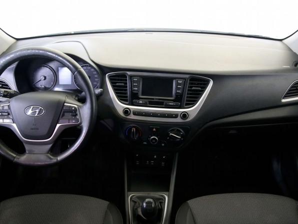 Hyundai Solaris II с пробегом 2017 года, цена 699 000 рублей, 247039 км, седан, Автокод Объявления