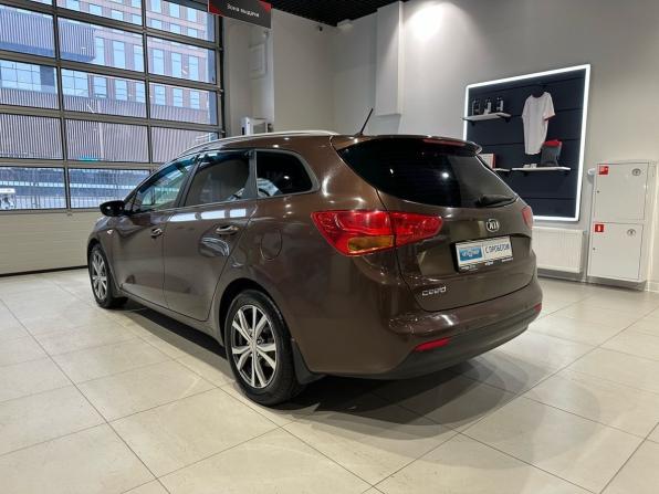 Kia Ceed II Рестайлинг с пробегом 2015 года, цена 1 070 000 рублей, 180089 км, универсал, Автокод Объявления