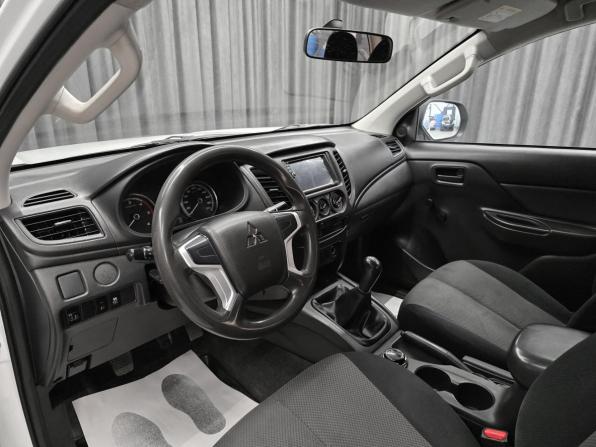Mitsubishi L200 V Рестайлинг с пробегом 2019 года, цена 2 050 000 рублей, 160000 км, пикап, Автокод Объявления