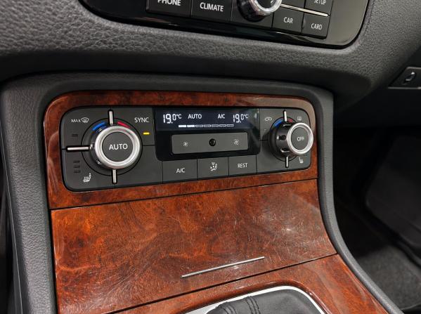Volkswagen Touareg II с пробегом 2014 года, цена 2 400 000 рублей, 233000 км, внедорожник, Автокод Объявления
