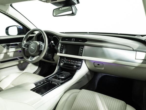 Jaguar XF II с пробегом 2017 года, цена 2 219 700 рублей, 141316 км, седан, Автокод Объявления