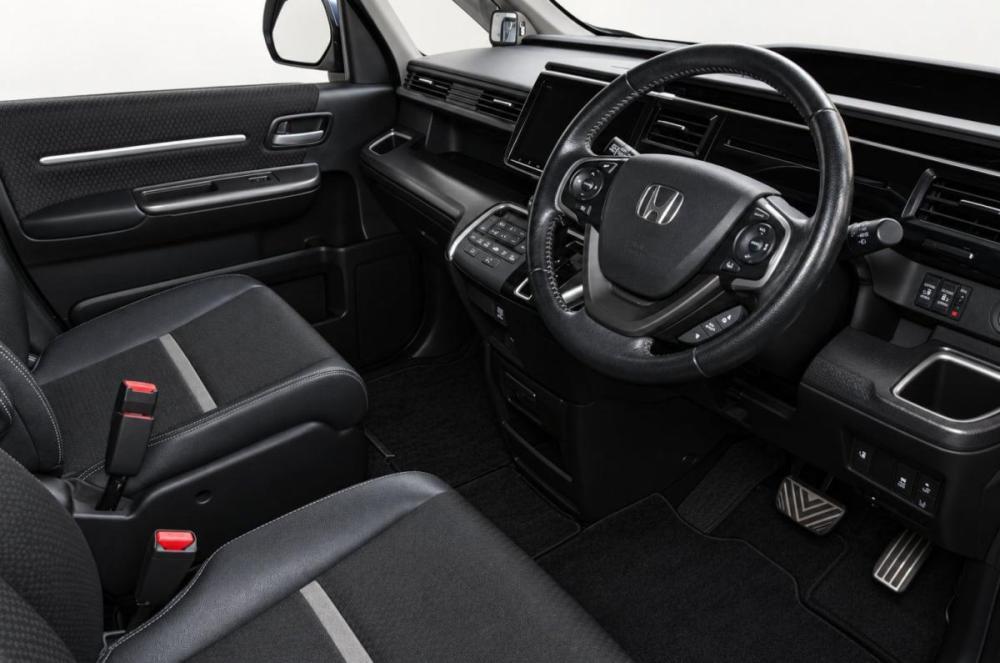 Honda Stepwgn V Рестайлинг Челябинск  - изображение 12