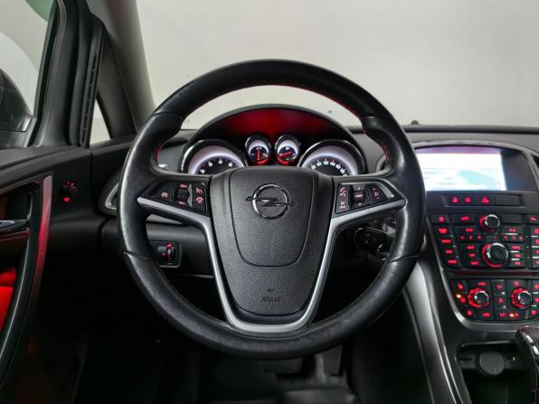 Opel Astra J Рестайлинг с пробегом 2013 года, цена 848 000 рублей, 165673 км, седан, Автокод Объявления