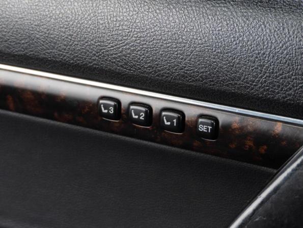 Toyota Land Cruiser 200 Series Рестайлинг 1 с пробегом 2012 года, цена 2 949 000 рублей, 385145 км, внедорожник, Автокод Объявления