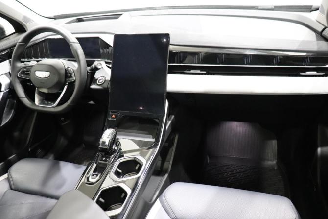 Geely Atlas II с пробегом 2024 года, цена 3 045 000 рублей, 20043 км, внедорожник, Автокод Объявления