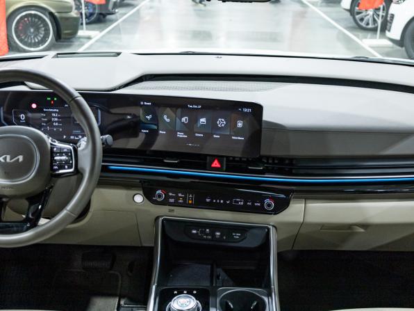 Kia Carnival IV Рестайлинг с пробегом 2024 года, цена 5 899 700 рублей, 32546 км, минивэн, Автокод Объявления