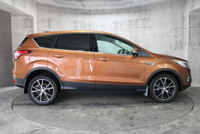 Ford Kuga II Рестайлинг с пробегом 2017 года, цена 1 695 000 рублей, 102429 км, внедорожник, Автокод Объявления
