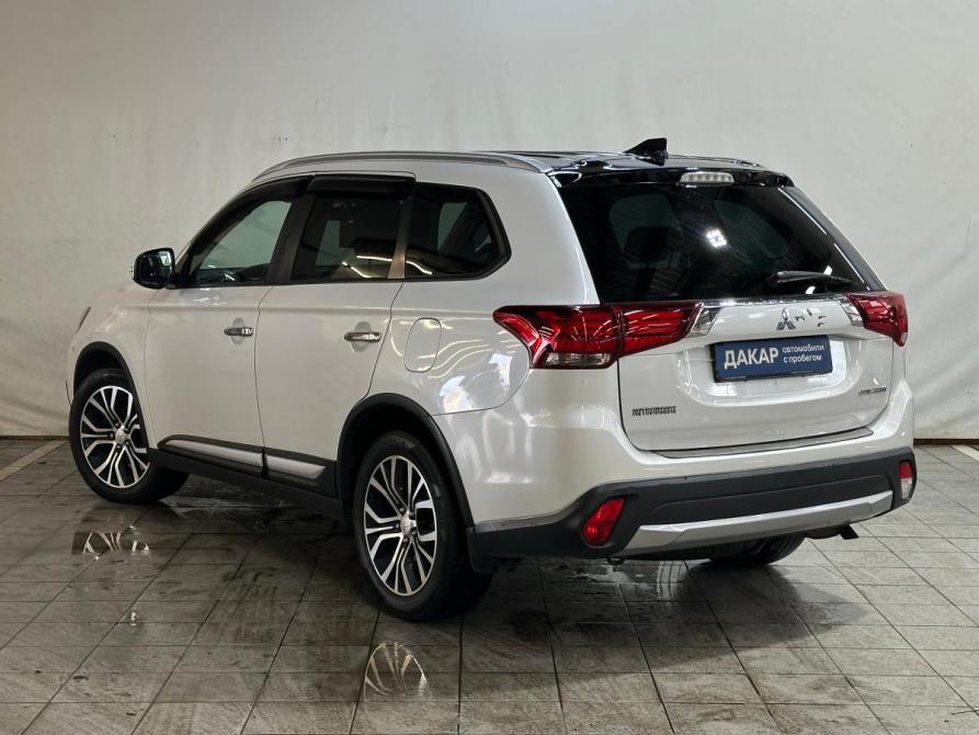 Mitsubishi Outlander III Рестайлинг 2 Санкт-Петербург  - изображение 4