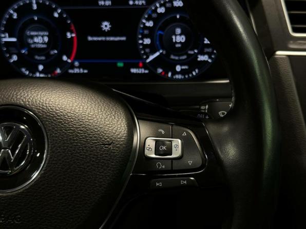 Volkswagen Tiguan II с пробегом 2018 года, цена 2 899 000 рублей, 98523 км, внедорожник, Автокод Объявления