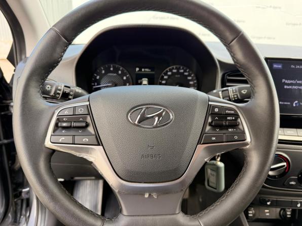 Hyundai Solaris II Рестайлинг с пробегом 2021 года, цена 1 750 000 рублей, 54383 км, седан, Автокод Объявления