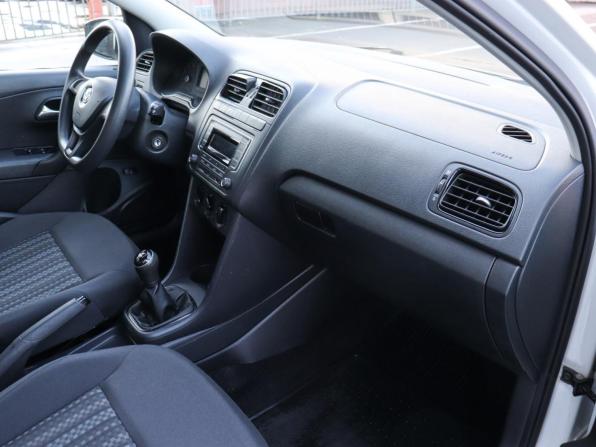 Volkswagen Polo V Рестайлинг с пробегом 2017 года, цена 1 057 000 рублей, 116488 км, седан, Автокод Объявления