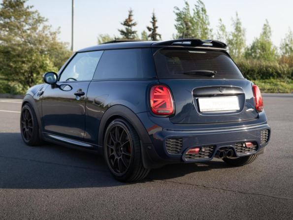 Mini Hatch III (F55/F56) Рестайлинг с пробегом 2018 года, цена 2 679 700 рублей, 110000 км, хэтчбек, Автокод Объявления