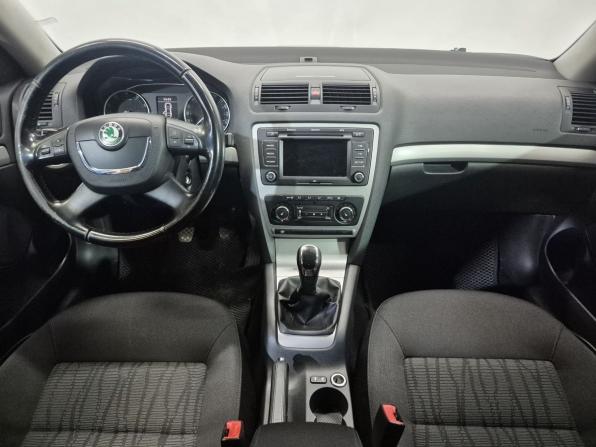 Skoda Octavia II (A5) Рестайлинг с пробегом 2013 года, цена 745 000 рублей, 204756 км, лифтбек, Автокод Объявления