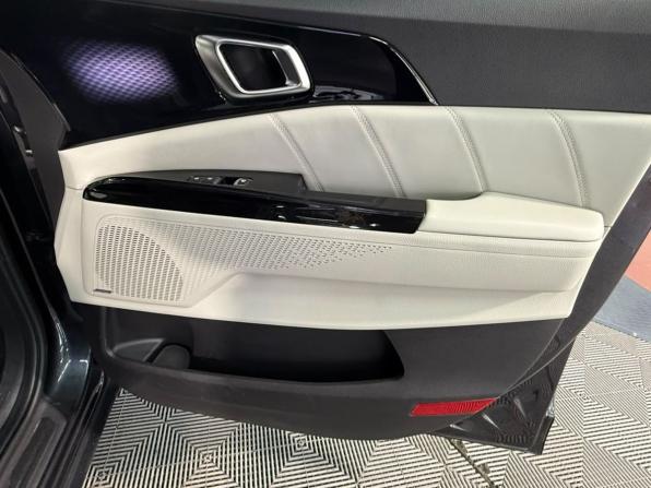 Kia Carnival IV с пробегом 2022 года, цена 3 799 000 рублей, 102000 км, минивэн, Автокод Объявления