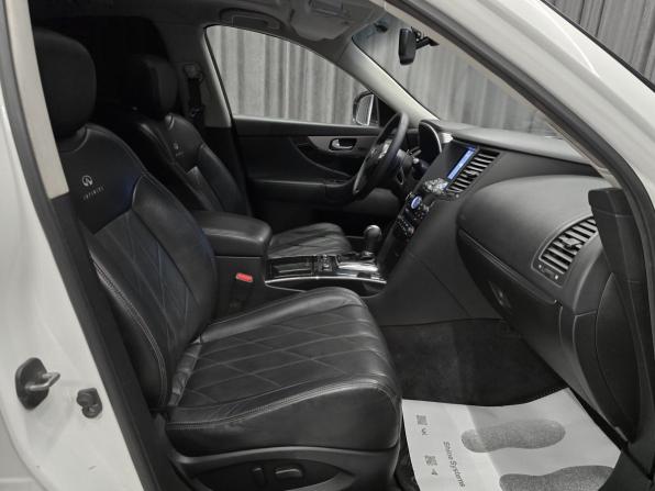 Infiniti QX70 с пробегом 2013 года, цена 1 699 000 рублей, 212000 км, внедорожник, Автокод Объявления