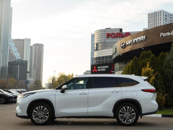 Toyota Highlander IV (XU70) с пробегом 2025 года, цена 5 088 000 рублей, 18139 км, внедорожник, Автокод Объявления