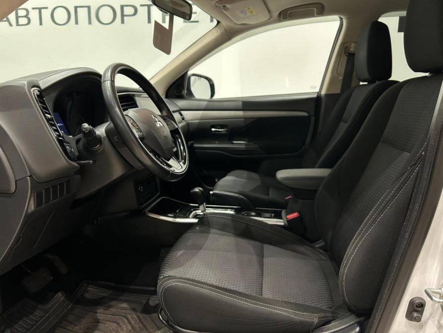 Mitsubishi Outlander III Рестайлинг 3 Санкт-Петербург  - изображение 15