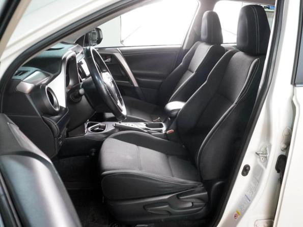 Toyota RAV4 IV (XA40) Рестайлинг с пробегом 2017 года, цена 2 409 000 рублей, 100748 км, внедорожник, Автокод Объявления