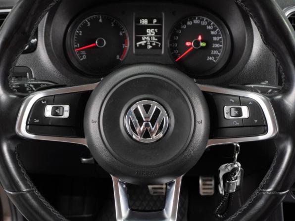 Volkswagen Polo V Рестайлинг с пробегом 2018 года, цена 1 479 000 рублей, 124513 км, седан, Автокод Объявления