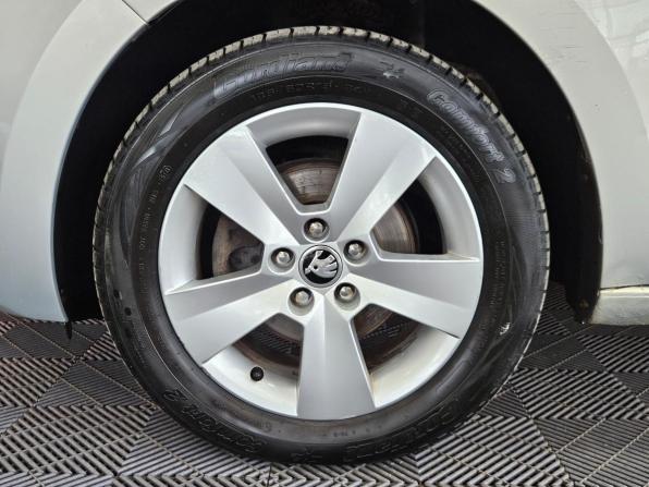Skoda Rapid I с пробегом 2014 года, цена 875 000 рублей, 104680 км, лифтбек, Автокод Объявления