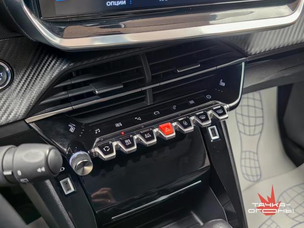 Peugeot 2008 II с пробегом 2021 года, цена 1 600 000 рублей, 108000 км, внедорожник, Автокод Объявления