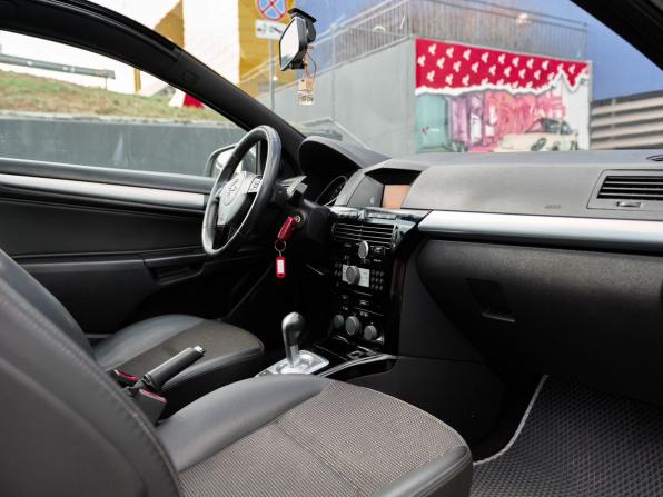 Opel Astra H Рестайлинг с пробегом 2010 года, цена 415 000 рублей, 203215 км, хэтчбек, Автокод Объявления