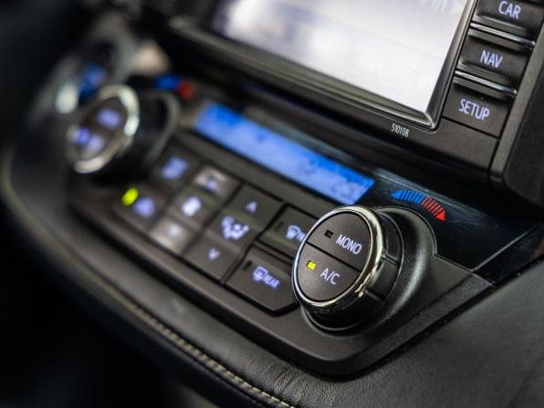 Toyota RAV4 IV (XA40) Рестайлинг с пробегом 2018 года, цена 2 088 000 рублей, 180911 км, внедорожник, Автокод Объявления