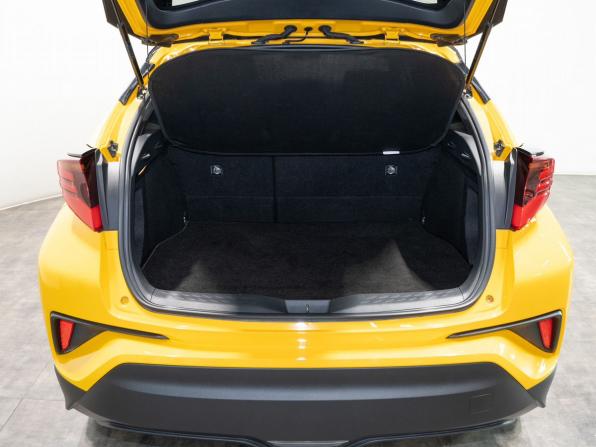 Toyota C-HR I Рестайлинг с пробегом 2020 года, цена 1 900 000 рублей, 89400 км, внедорожник, Автокод Объявления