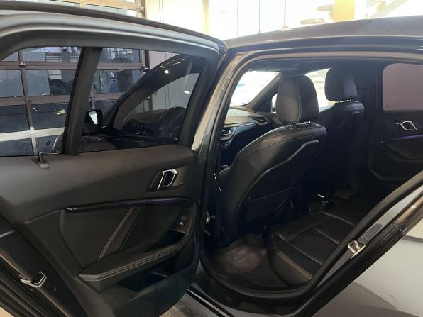 BMW 1 серии III (F40) с пробегом 2019 года, цена 2 420 000 рублей, 98719 км, хэтчбек, Автокод Объявления