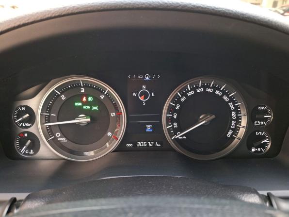 Toyota Land Cruiser 200 Series Рестайлинг 2 с пробегом 2016 года, цена 4 945 000 рублей, 306721 км, внедорожник, Автокод Объявления