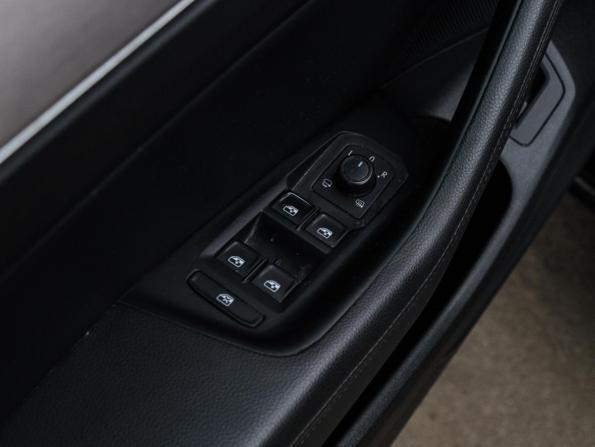 Volkswagen Passat B8 с пробегом 2019 года, цена 2 190 000 рублей, 175961 км, седан, Автокод Объявления
