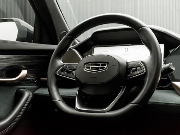 Geely Monjaro I с пробегом 2023 года, цена 2 915 000 рублей, 88842 км, внедорожник, Автокод Объявления