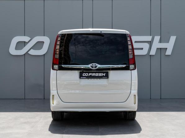 Toyota Esquire I с пробегом 2016 года, цена 1 890 000 рублей, 173768 км, минивэн, Автокод Объявления