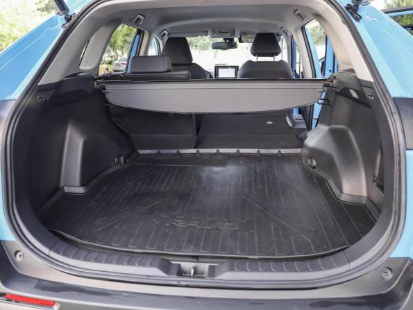 Toyota RAV4 V (XA50) с пробегом 2021 года, цена 3 685 555 рублей, 30285 км, внедорожник, Автокод Объявления