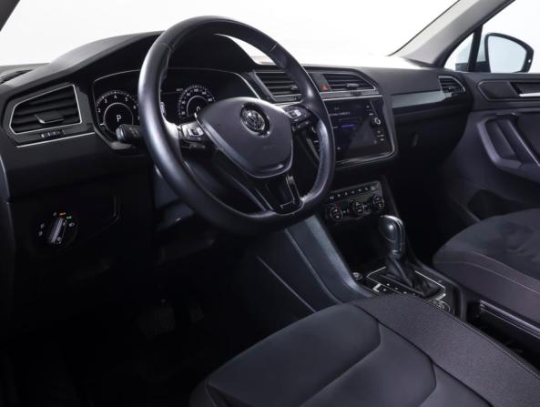 Volkswagen Tiguan II с пробегом 2018 года, цена 3 088 000 рублей, 50058 км, внедорожник, Автокод Объявления