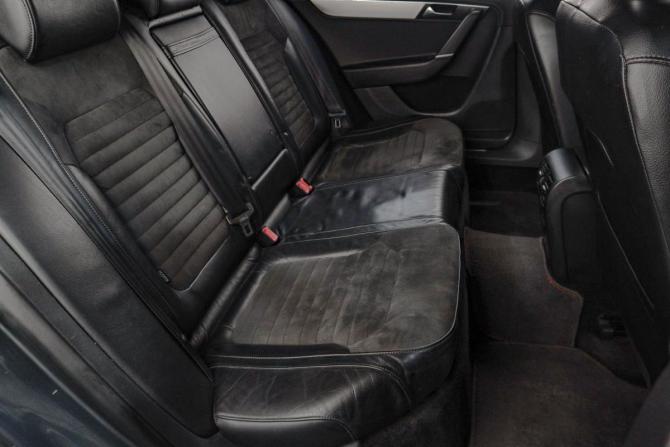 Volkswagen Passat B7 с пробегом 2011 года, цена 959 000 рублей, 330900 км, седан, Автокод Объявления