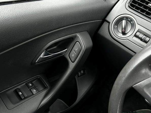 Volkswagen Polo V Рестайлинг с пробегом 2017 года, цена 998 700 рублей, 55827 км, седан, Автокод Объявления