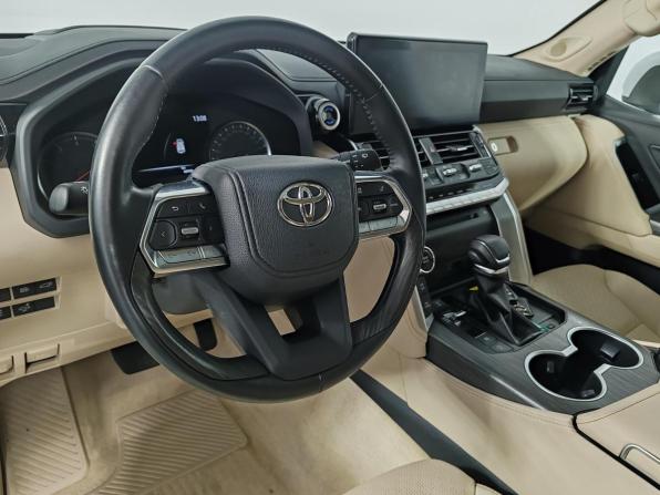 Toyota Land Cruiser 300 Series с пробегом 2022 года, цена 9 999 000 рублей, 45930 км, внедорожник, Автокод Объявления