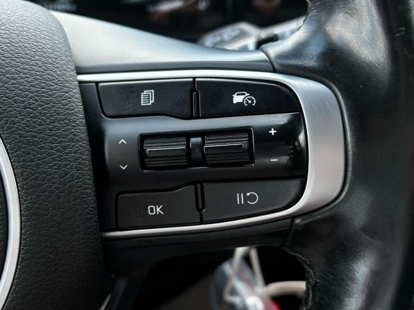 Kia Sportage V с пробегом 2022 года, цена 3 099 000 рублей, 137968 км, внедорожник, Автокод Объявления