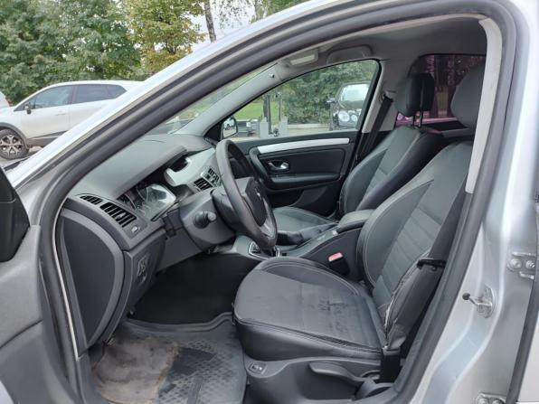 Renault Laguna III с пробегом 2008 года, цена 380 000 рублей, 215655 км, лифтбек, Автокод Объявления