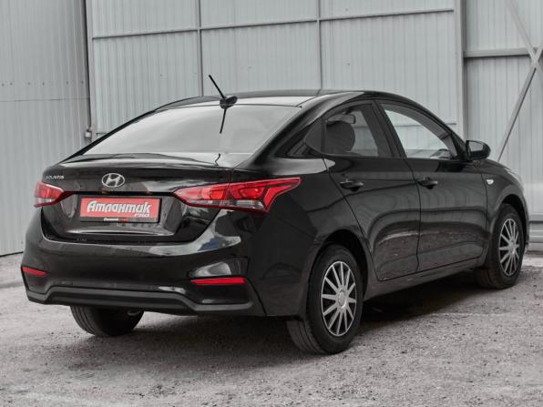 Hyundai Solaris II с пробегом 2017 года, цена 1 035 000 рублей, 134679 км, седан, Автокод Объявления