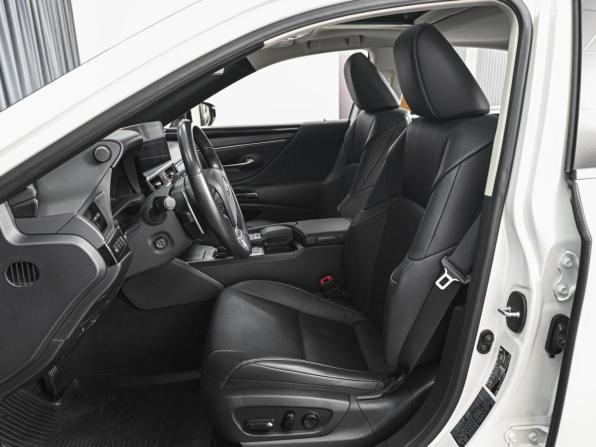 Lexus ES VII Рестайлинг с пробегом 2021 года, цена 5 148 548 рублей, 39840 км, седан, Автокод Объявления