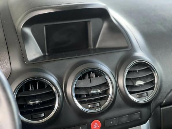 Opel Antara I Рестайлинг с пробегом 2012 года, цена 1 095 000 рублей, 172040 км, внедорожник, Автокод Объявления
